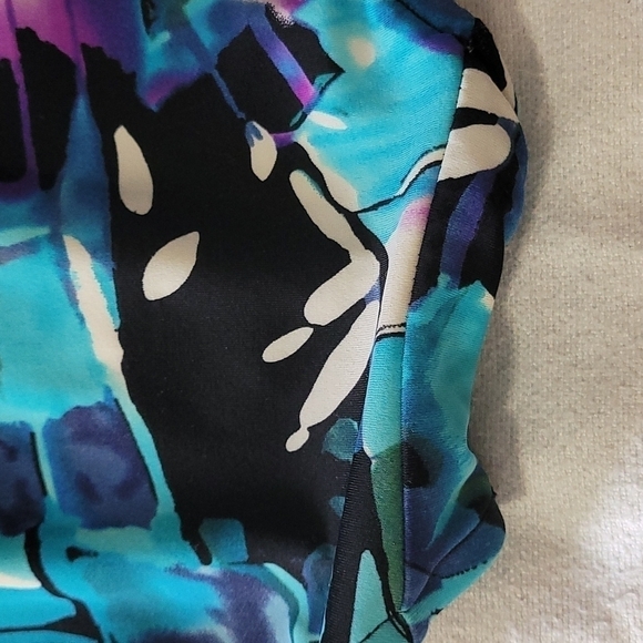 Catalina Suddenly Slim One Piece Swimsuit  Size 4/6 - Picture 3 of 10